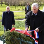 Presidente cubano deposita flores en el monumento a la Madre Patria en San Petersburgo (+Video)