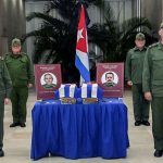 Raúl encabeza última guardia de honor a caídos en Venezuela