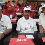 Heroína y Héroes del Trabajo en Congreso obrero