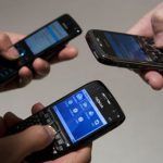 ¿Qué pasará con los teléfonos móviles que automáticamente retrasarán sus relojes este 1 de noviembre ?